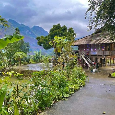 Du Gia Van Chung Homestay Làng Cac Екстериор снимка