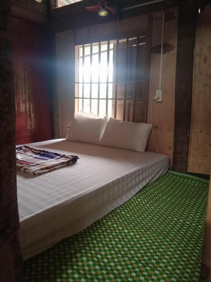 Du Gia Van Chung Homestay Làng Cac Екстериор снимка