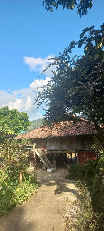 Du Gia Van Chung Homestay Làng Cac Екстериор снимка