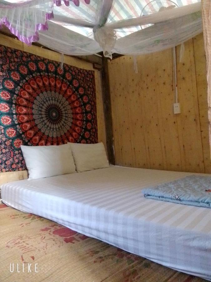 Du Gia Van Chung Homestay Làng Cac Екстериор снимка