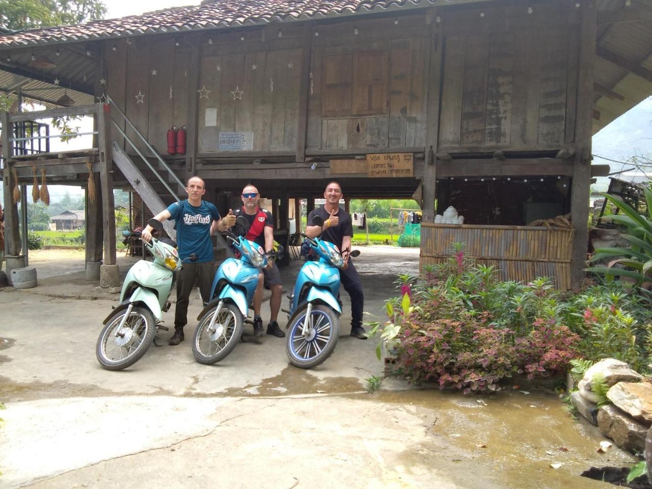 Du Gia Van Chung Homestay Làng Cac Екстериор снимка